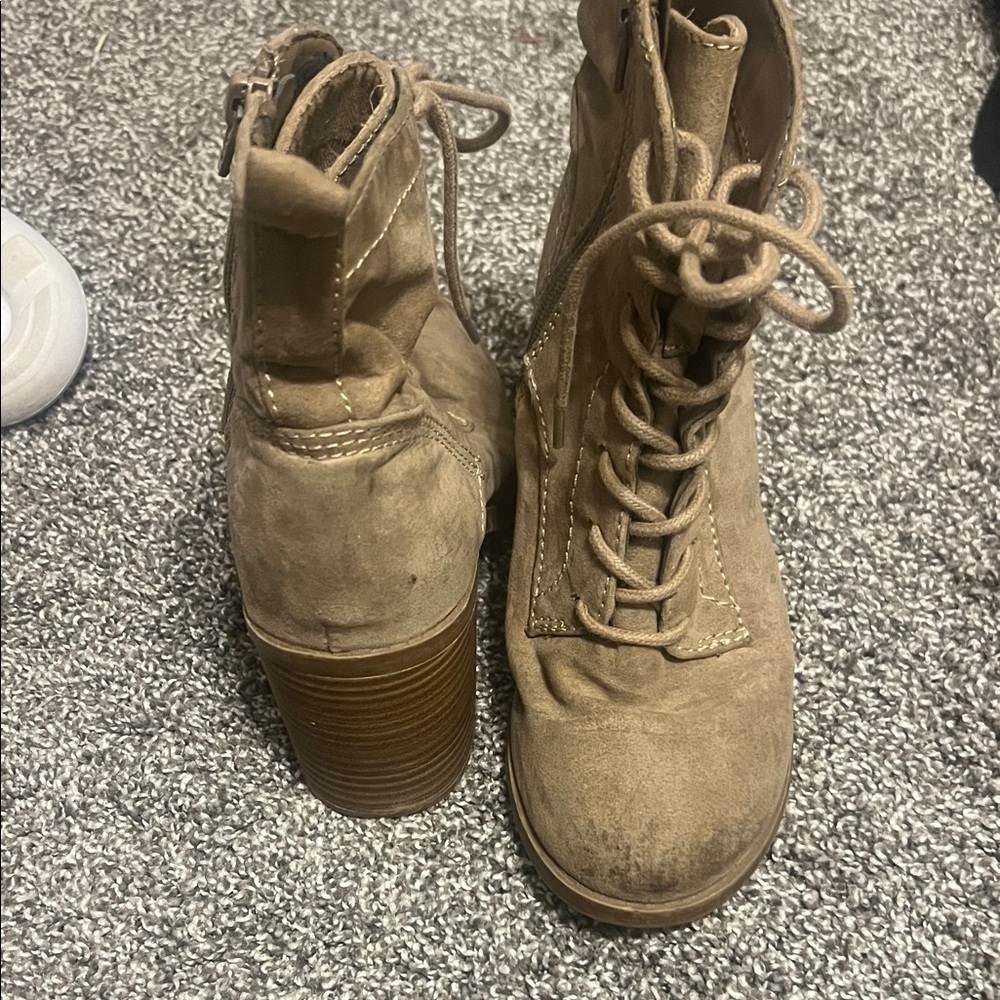 Universal Thread Lace Up Tan Boots
